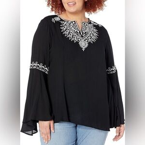 Angie black blouse w/white embroidered details & bell sleeves Sz-1X. D5